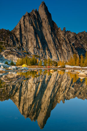 Open image in slideshow, Backpacking in Washington state&#39;s Enchantments located in the Alpine Lakes Wilderness
